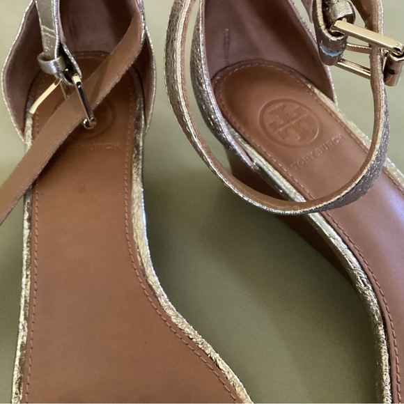 Tory burch gold wedge sandals - Picture 3 of 7
